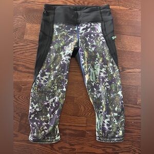 LULULEMON size 4 top speed crop pant